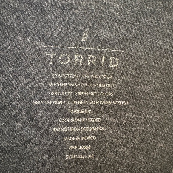 Torrid Charcoal Tank Top with subtle heart design Size 2 - Picture 4 of 5